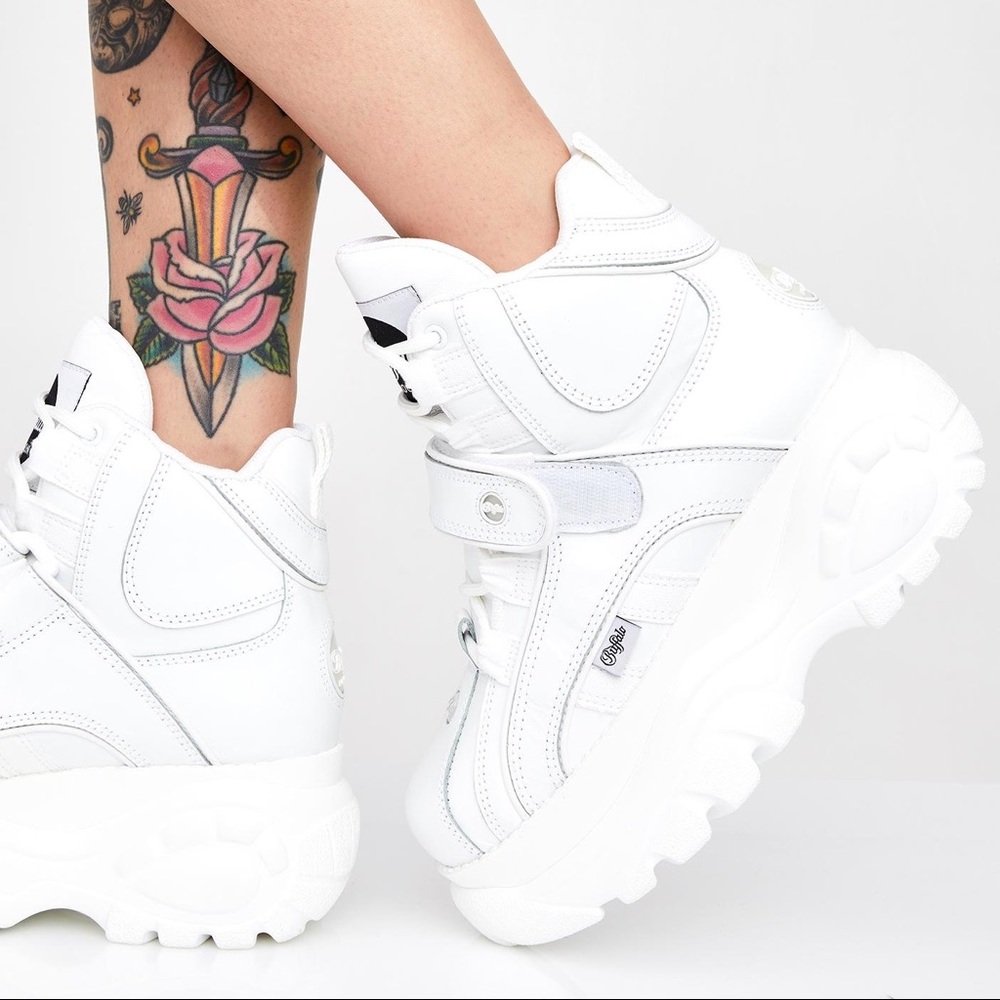 Buffalo London Patent Leather Sneakers